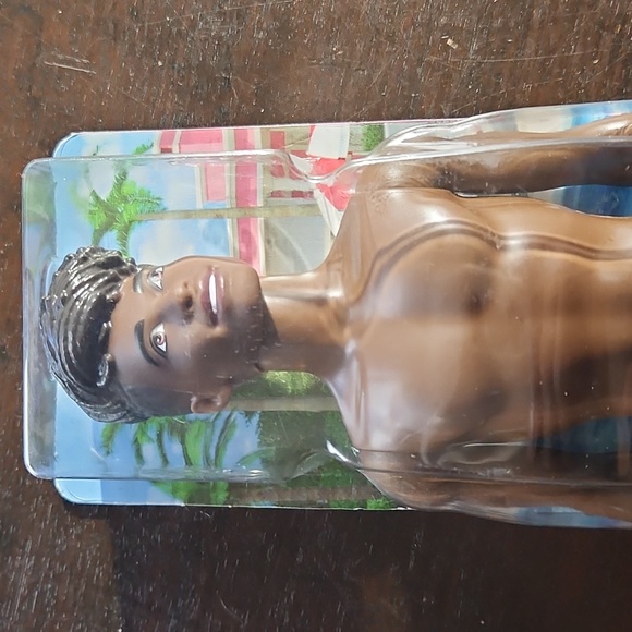 BARBIE KEN BEACH DOLL WITH DARK HAIR AND Blue TROPICAL SWIM TRUNKS NWT - Picture 8 of 9